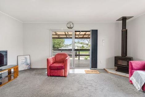 Photo of property in 6 Stoll Place, Clendon Park, Auckland, 2103