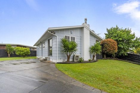 Photo of property in 6 Kimberley Grove, Westbrook, Palmerston North, 4412