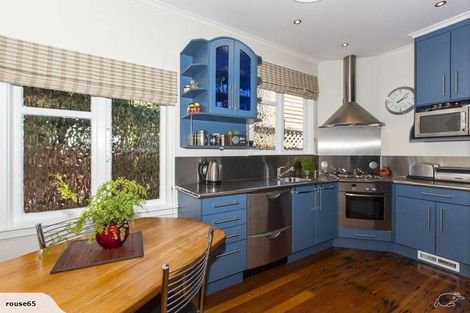 Photo of property in 255 Marine Parade, Eastbourne, Lower Hutt, 5013