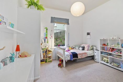 Photo of property in 10 Jackson Street, Island Bay, Wellington, 6023