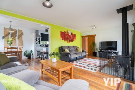 Photo of property in 36 Batchelor Street, Newlands, Wellington, 6037