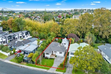 Photo of property in 18 Mountbatten Avenue, Hillcrest, Auckland, 0627