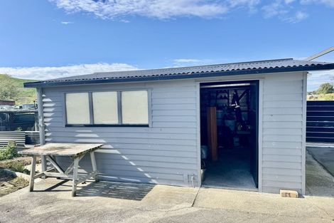 Photo of property in 105 Beach Road, Awamoa, Oamaru, 9495