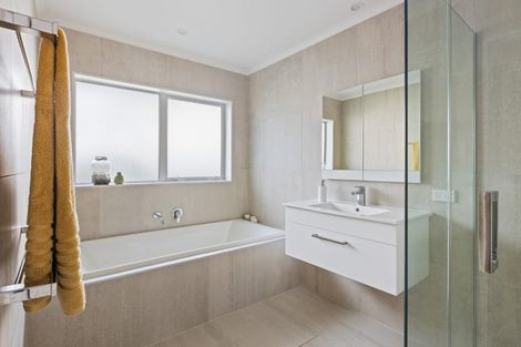 Photo of property in 6 Denby Lane, Northcote Point, Auckland, 0627