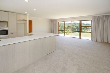 Photo of property in 1/2 Sylvan Avenue, Northcote, Auckland, 0627