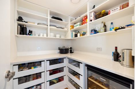 Photo of property in 18 Alpha Avenue, Strowan, Christchurch, 8052