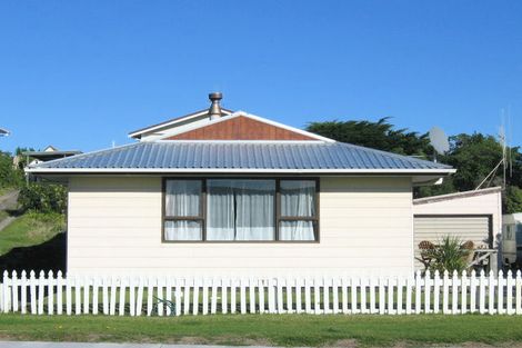Photo of property in 19 Koromiko Street, Otaki Beach, Otaki, 5512