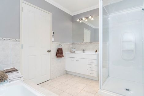 Photo of property in 565 Gloucester Road, Papamoa Beach, Papamoa, 3118