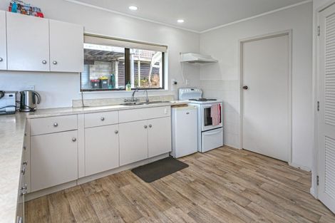 Photo of property in 127 Tuna Place, Onemana, Whangamata, 3691