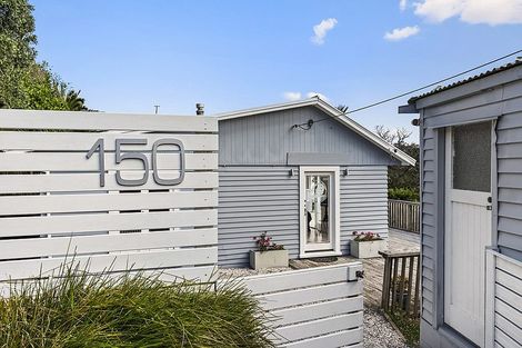 Photo of property in 150 Waiheke Road, Waiheke Island, 1971