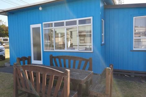 Photo of property in 11 Second Avenue, Urenui, 4377