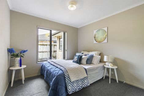 Photo of property in 17 Black Teal Close, Unsworth Heights, Auckland, 0632
