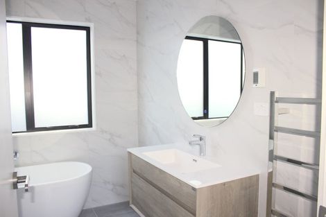 Photo of property in 14 Kea Road, Silverdale, 0932