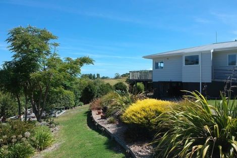 Photo of property in 18 Marohemo Road, Maungaturoto, 0583