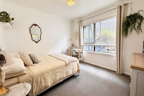 Photo of property in 131 Chelsea View Drive, Chatswood, Auckland, 0626