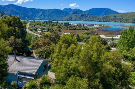 Photo of property in 17 Beach Place, Havelock, 7100