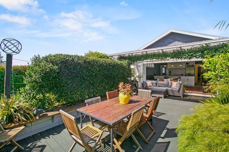 Photo of property in 76 Barrett Street, Westown, New Plymouth, 4310