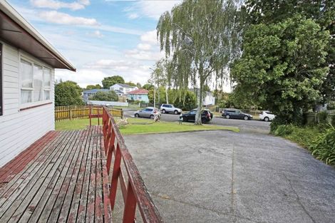 Photo of property in 33 Tairere Crescent, Rosehill, Papakura, 2113
