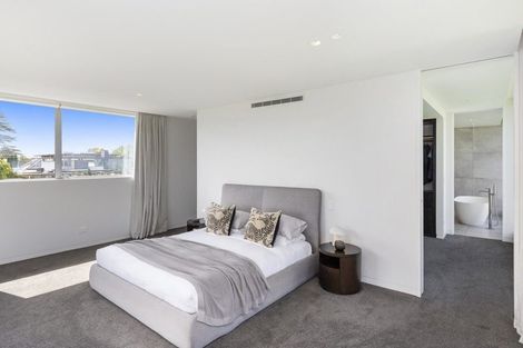 Photo of property in 146 Glandovey Road, Strowan, Christchurch, 8052