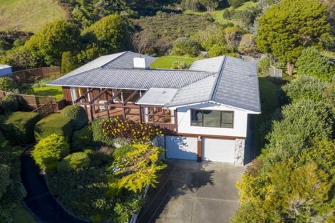 Photo of property in 18 Kawau Grove, Waikanae Beach, Waikanae, 5036