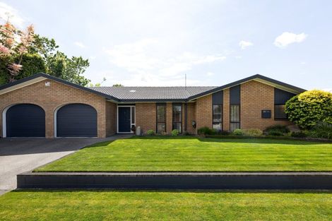 Photo of property in 2 Warwick Avenue, St Andrews, Hamilton, 3200