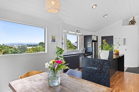 Photo of property in 141 Matipo Road, Te Atatu Peninsula, Auckland, 0610