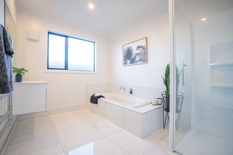 Photo of property in 3 Stratford Court, Fitzherbert, Palmerston North, 4410