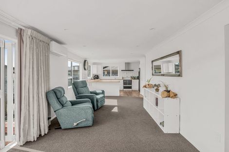 Photo of property in 11 Leander Place, Milson, Palmerston North, 4414