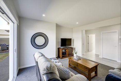 Photo of property in 48 Kenny Road, Te Awa, Napier, 4110