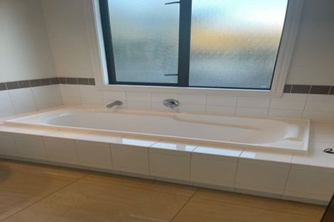 Photo of property in 29 Manu Place, Pinehill, Auckland, 0632