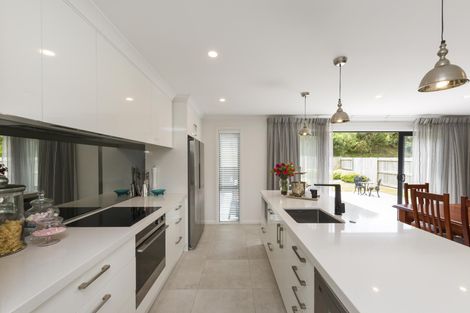 Photo of property in 5 Freedom Drive, Kelvin Grove, Palmerston North, 4414