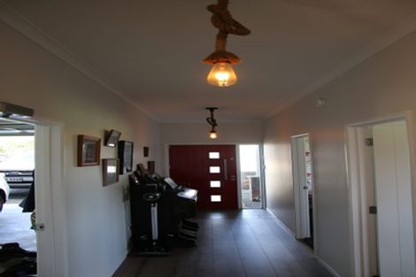 Photo of property in 323 Karioitahi Road, Karioitahi, Waiuku, 2683