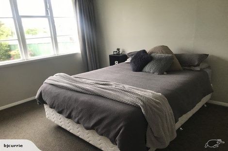 Photo of property in 8 Belfast Place, Roslyn, Palmerston North, 4414