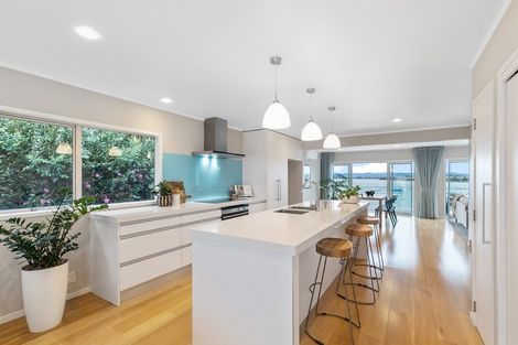 Photo of property in 114 Aeroview Drive, Beach Haven, Auckland, 0626