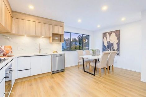 Photo of property in 8/6 Woodhouse Place, West Harbour, Auckland, 0618