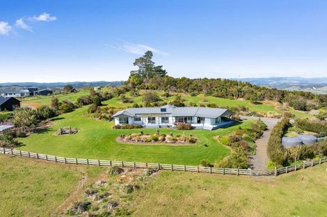 Photo of property in 601 Cable Bay Block Road, Cable Bay, 0420