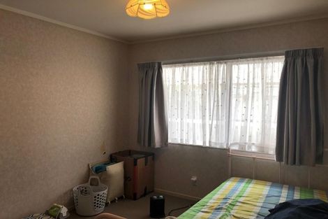 Photo of property in 16 Headcorn Place, Botany Downs, Auckland, 2010