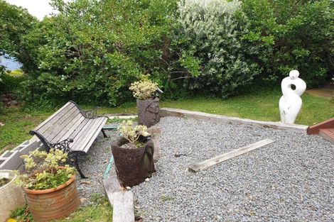 Photo of property in 8 Bury Grove, Strathmore Park, Wellington, 6022