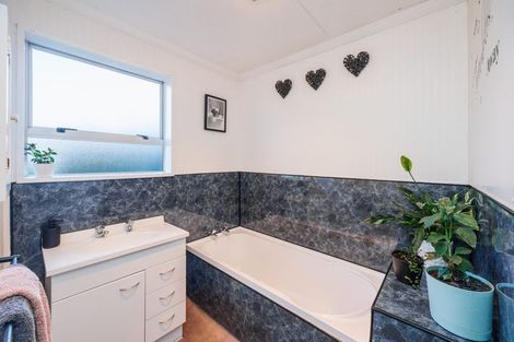Photo of property in 16 Havelock Avenue, Westbrook, Palmerston North, 4412