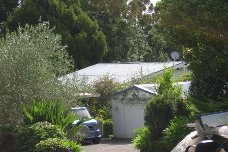 Photo of property in 185 Atkinson Road, Titirangi, Auckland, 0604