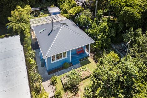 Photo of property in 65 Airlie Road, Plimmerton, Porirua, 5026