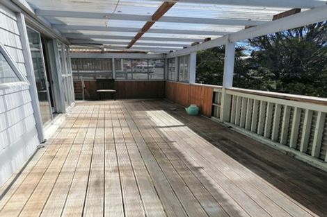 Photo of property in 4 Tawavale Crescent, Totara Vale, Auckland, 0629