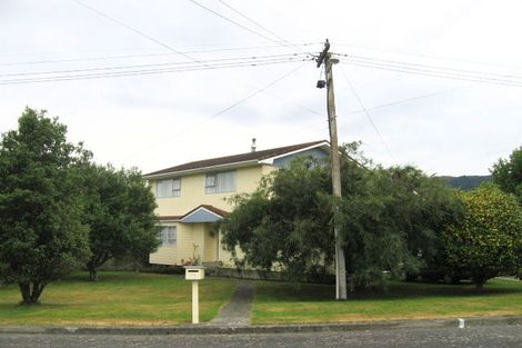 Photo of property in 35 Maclaren Street, Maymorn, Upper Hutt, 5018