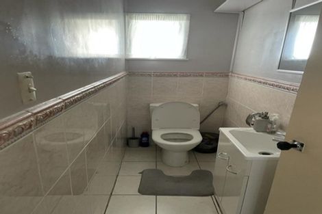 Photo of property in 105 Barrys Road, Glendene, Auckland, 0602