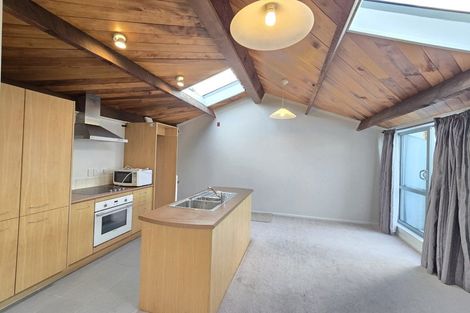 Photo of property in Metro Apartments, 21/220 Thorndon Quay, Pipitea, Wellington, 6011