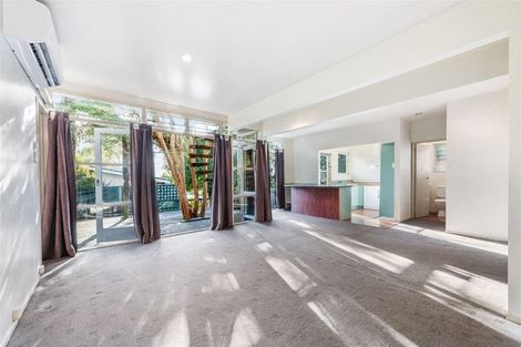 Photo of property in 16 De Val Drive, Titirangi, Auckland, 0604