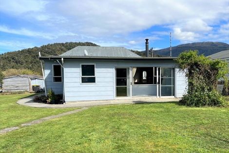 Photo of property in 14 Edwyn Street, Blackball, 7804