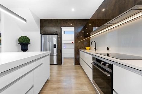 Photo of property in 2 Snowdon Road, Fendalton, Christchurch, 8052