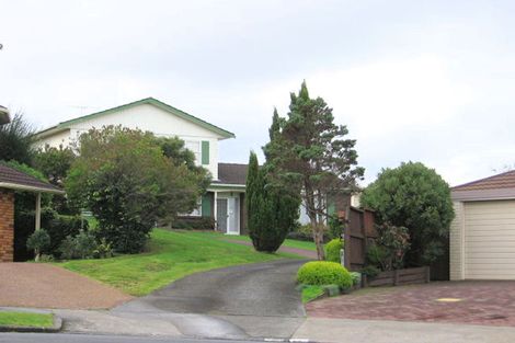 Photo of property in 2/21 Saint Simon Place, Botany Downs, Auckland, 2010