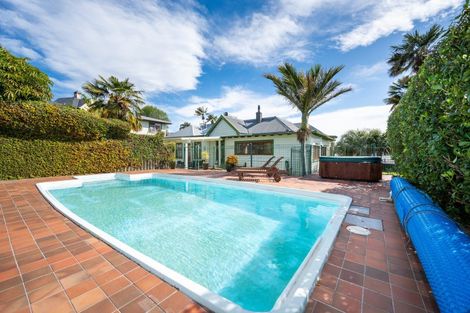 Photo of property in 119 Chaucer Road, Hospital Hill, Napier, 4110